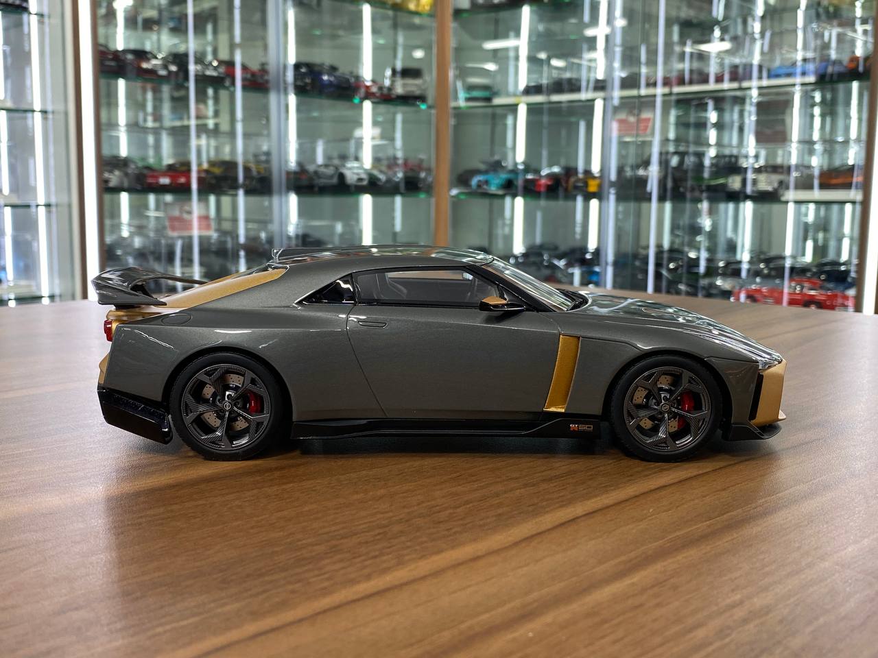 1/18 Resin Nissan GT-R50 BY ITALDESIGN 2018 Grey metallic/ Copper  Limited 1400