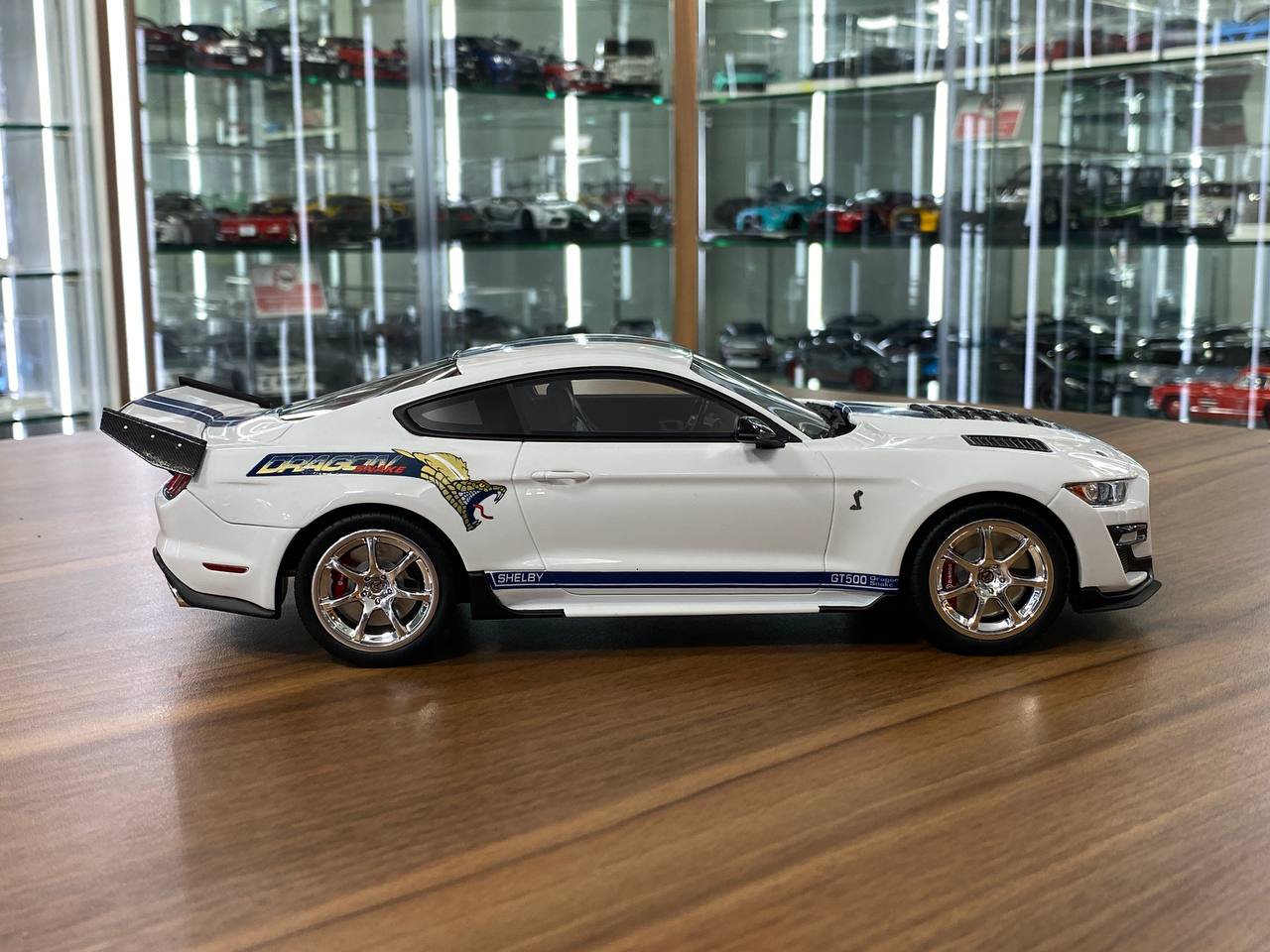 1/18 Resin GT Spirit FORD Mustang Shelby GT500 Drogon Snake 2020 White / Blue stripes  Limited 1200 pcs