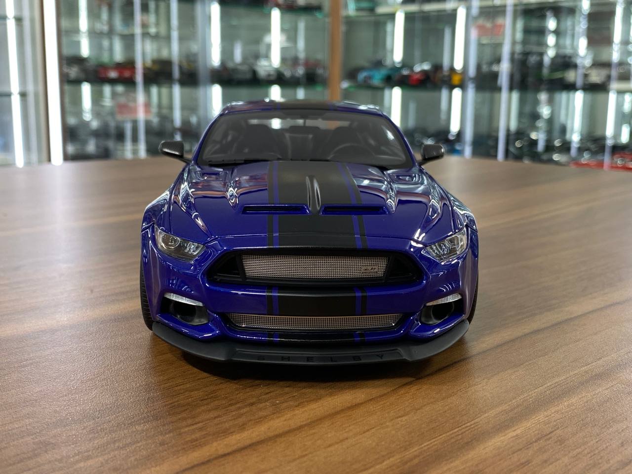 1/18 resin GT Spirit FORD Mustang Shelby GT350 widebody  2017  Blue / black stripes Limited 999