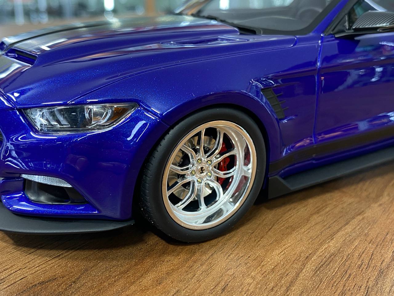 1/18 resin GT Spirit FORD Mustang Shelby GT350 widebody  2017  Blue / black stripes Limited 999