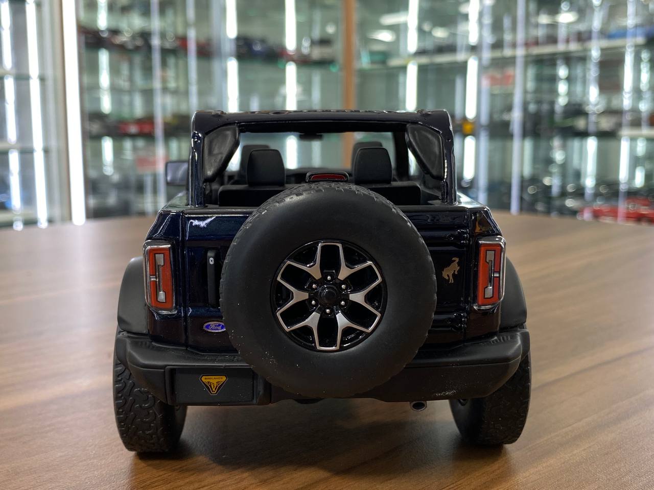 1:18 Resin GT Spirit Ford Bronco Badlands Edition 2022 – Dark Blue Limited to 334 pcs