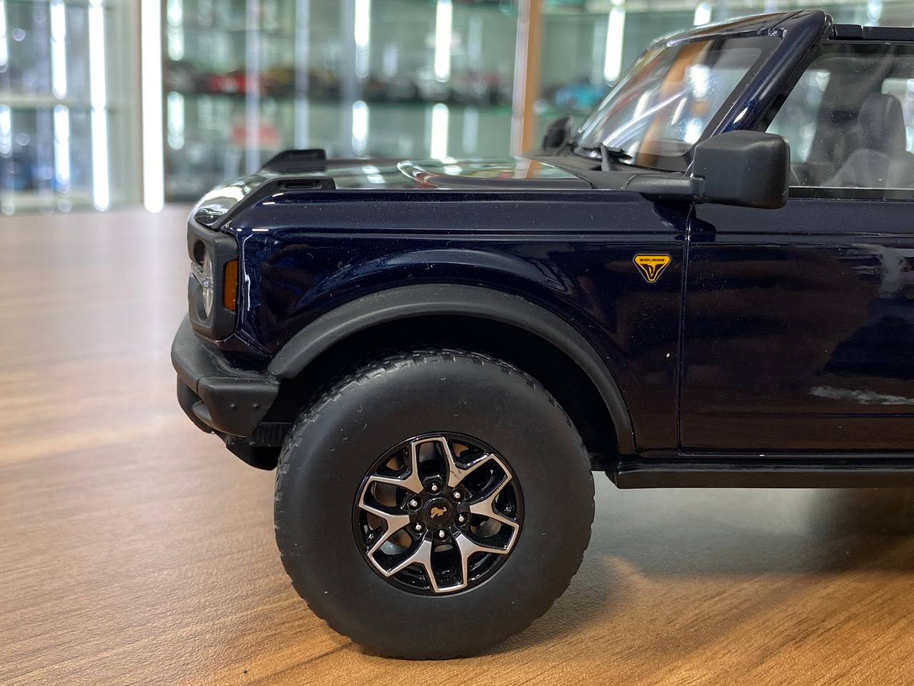 1:18 Resin GT Spirit Ford Bronco Badlands Edition 2022 – Dark Blue Limited to 334 pcs