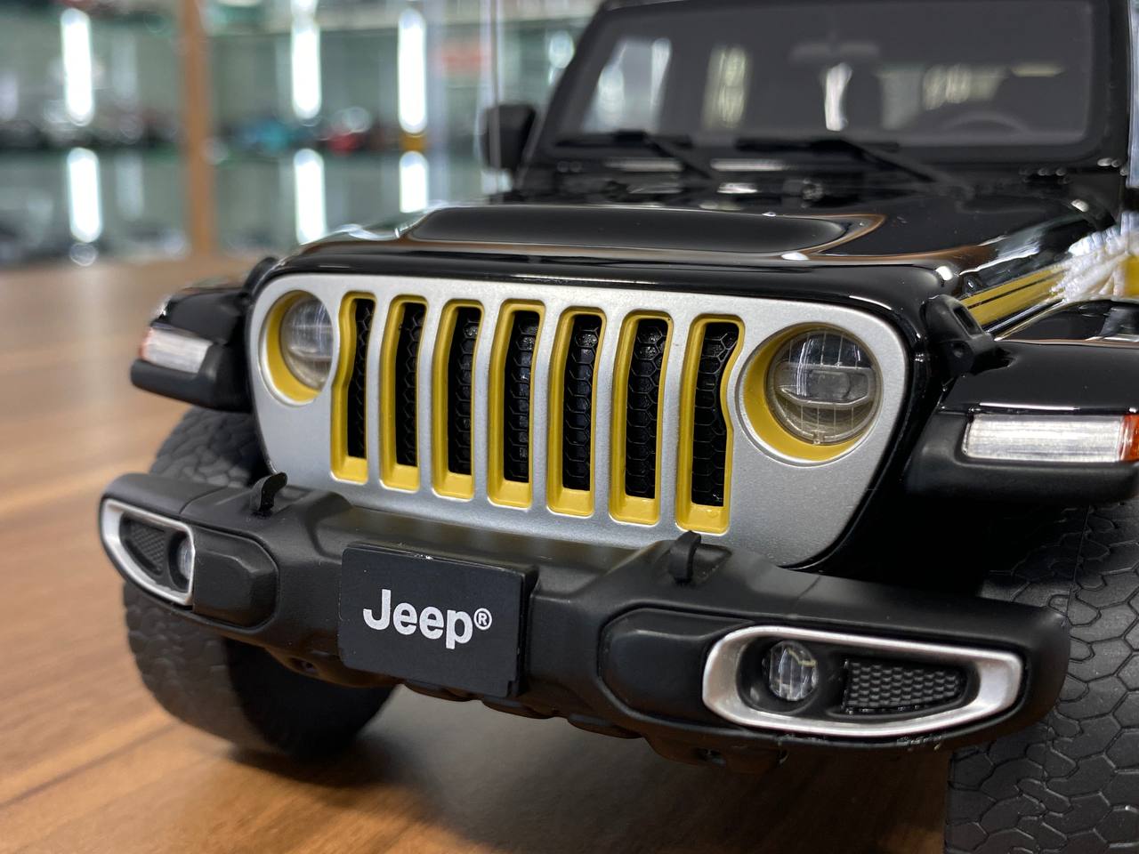 1/18 Resin GT Spirit JEEP Gladiator Honcho 2021 Black yellow Limited 500
