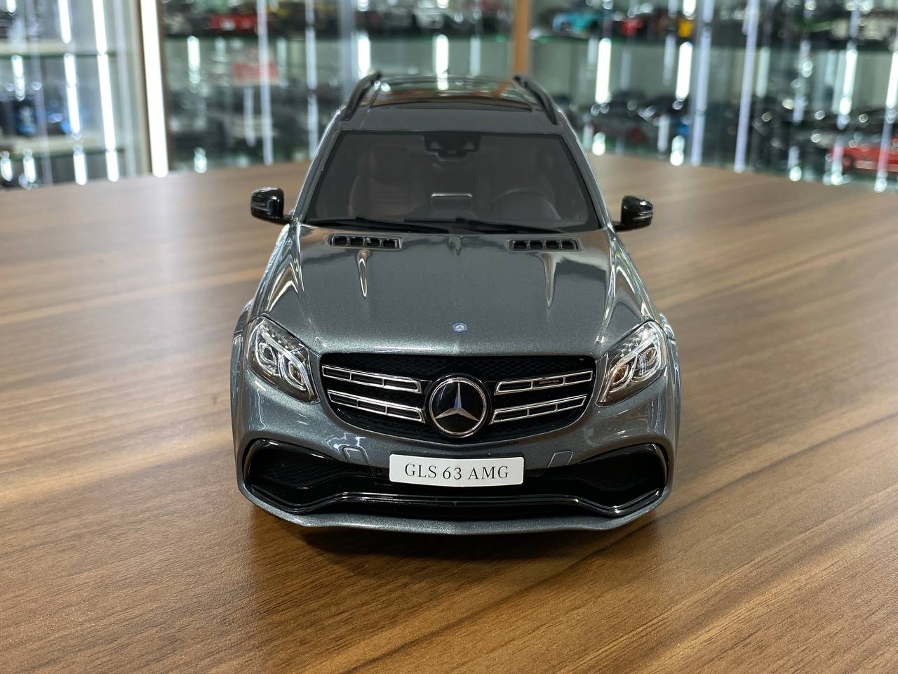 1/18 Resin model
not opening
GT Spirit 
Mercedes Benz AMG  GLS 63 2016
Color : Grey Metallic 
Limited 500 pcs RD Mustang RTR Spec-5 10th Anniversary 2021