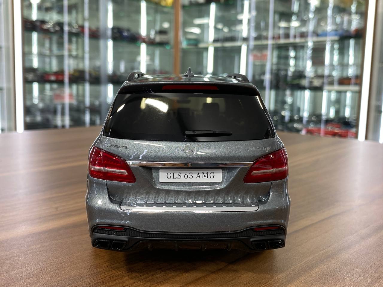 1/18 Resin model
not opening
GT Spirit 
Mercedes Benz AMG  GLS 63 2016
Color : Grey Metallic 
Limited 500 pcs RD Mustang RTR Spec-5 10th Anniversary 2021