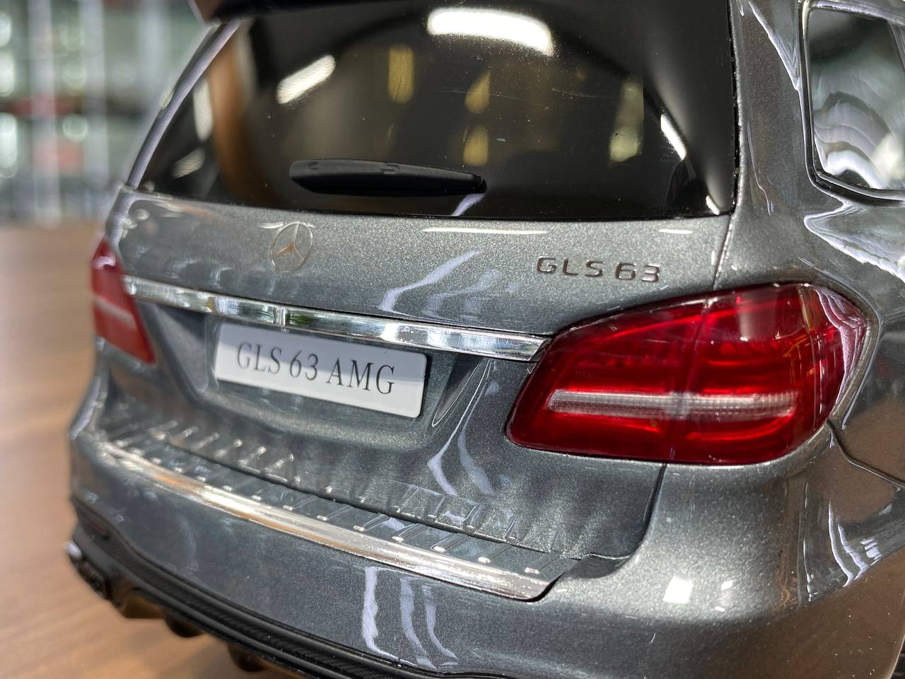 1/18 Resin model
not opening
GT Spirit 
Mercedes Benz AMG  GLS 63 2016
Color : Grey Metallic 
Limited 500 pcs RD Mustang RTR Spec-5 10th Anniversary 2021