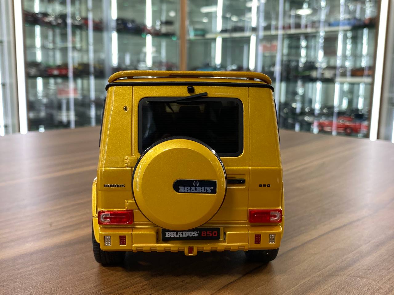 1/18 Resin model GT Spirit Mercedes Benz G63 BRABUS 850 Solar Beam Gold Limited 999 pcs