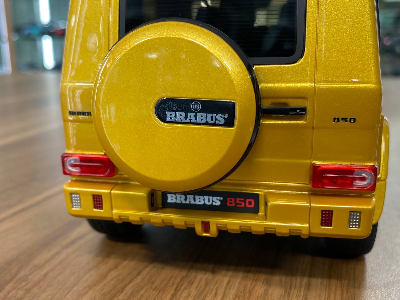 1/18 Resin model GT Spirit Mercedes Benz G63 BRABUS 850 Solar Beam Gold Limited 999 pcs