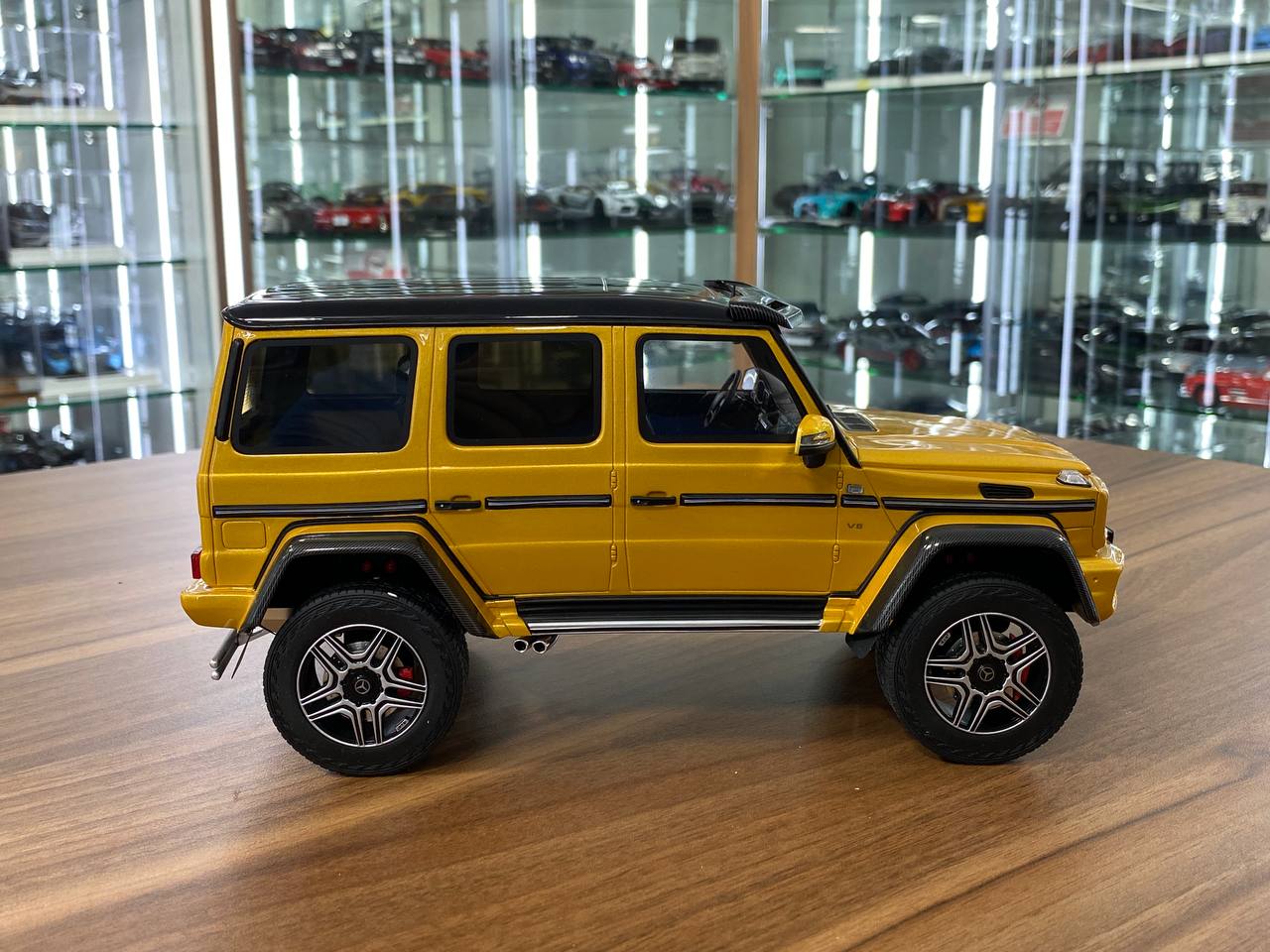 1/18 Resin model GT Spirit Mercedes Benz G500 4x4 Gold Limited 600 pcs