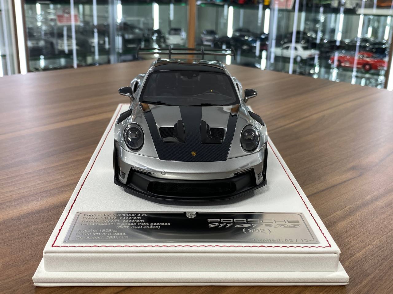 1/18 Resin model Davis & Giovanni Porsche 911 GT3 RS (992) GT Silver, black livery, satin chrome rims Limited- 12 pcs