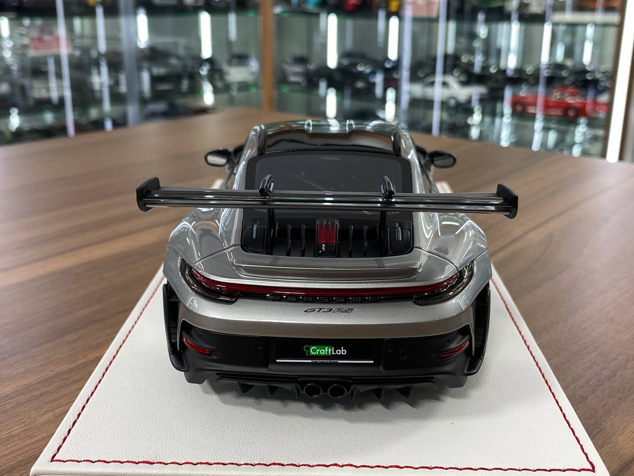 1/18 Resin model Davis & Giovanni Porsche 911 GT3 RS (992) GT Silver, black livery, satin chrome rims Limited- 12 pcs
