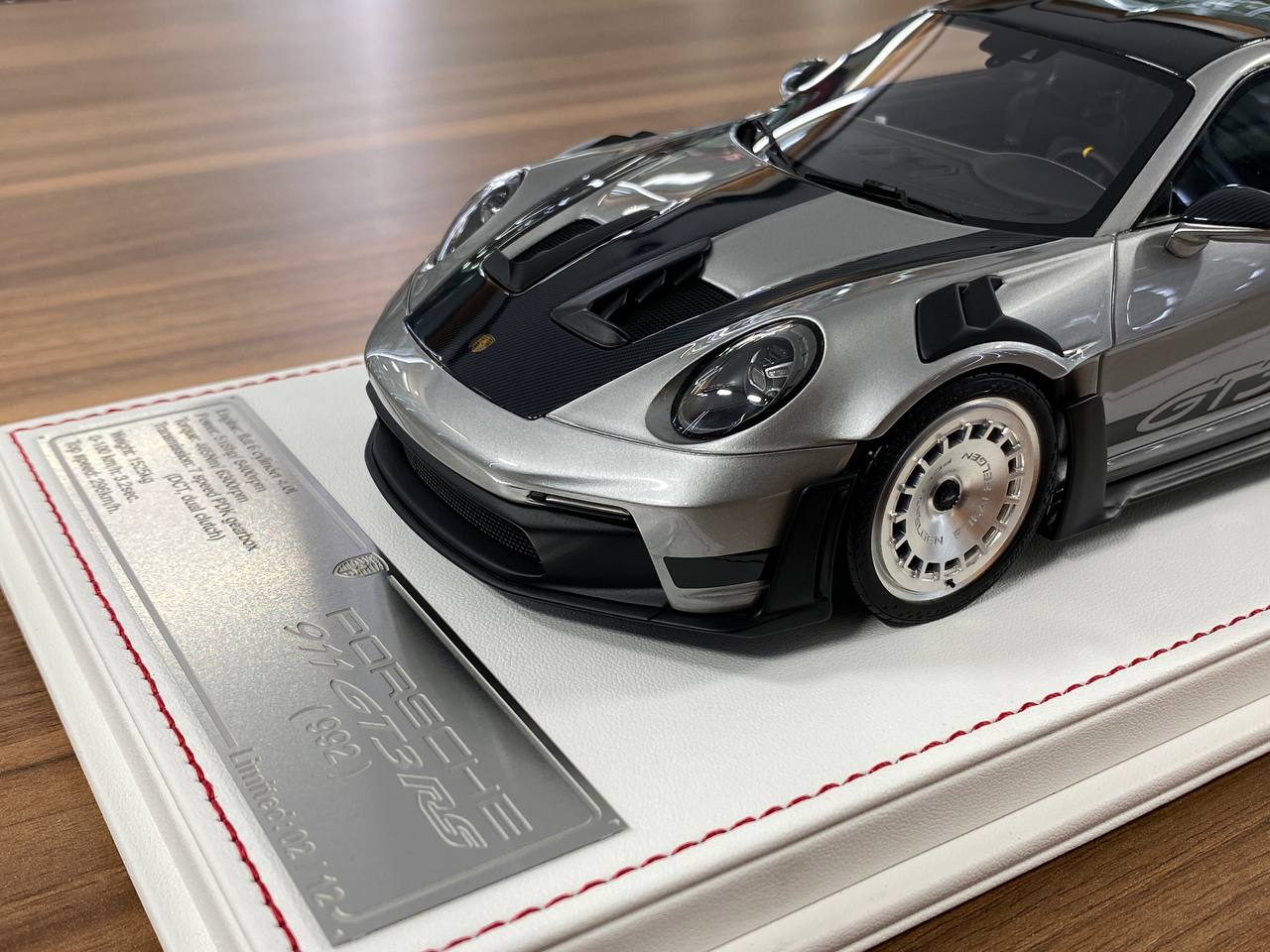 1/18 Resin model Davis & Giovanni Porsche 911 GT3 RS (992) GT Silver, black livery, satin chrome rims Limited- 12 pcs