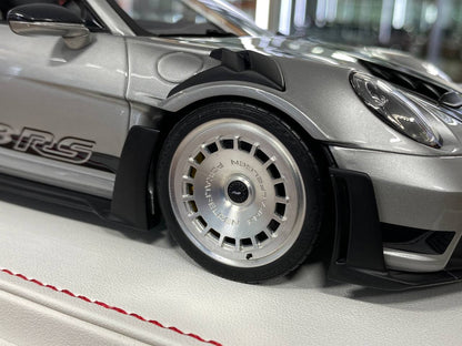 1/18 Resin model Davis & Giovanni Porsche 911 GT3 RS (992) GT Silver, black livery, satin chrome rims Limited- 12 pcs