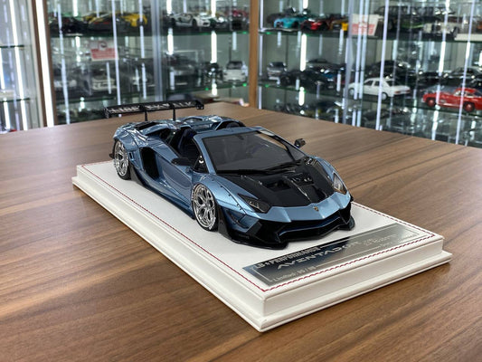 1/18 Resin model Davis & Giovanni Lamborghini AVENTADOR LP 720-4 2.0 Roadster LB Performance Azul Plateado, carbon bonnet Limited 8 pcs