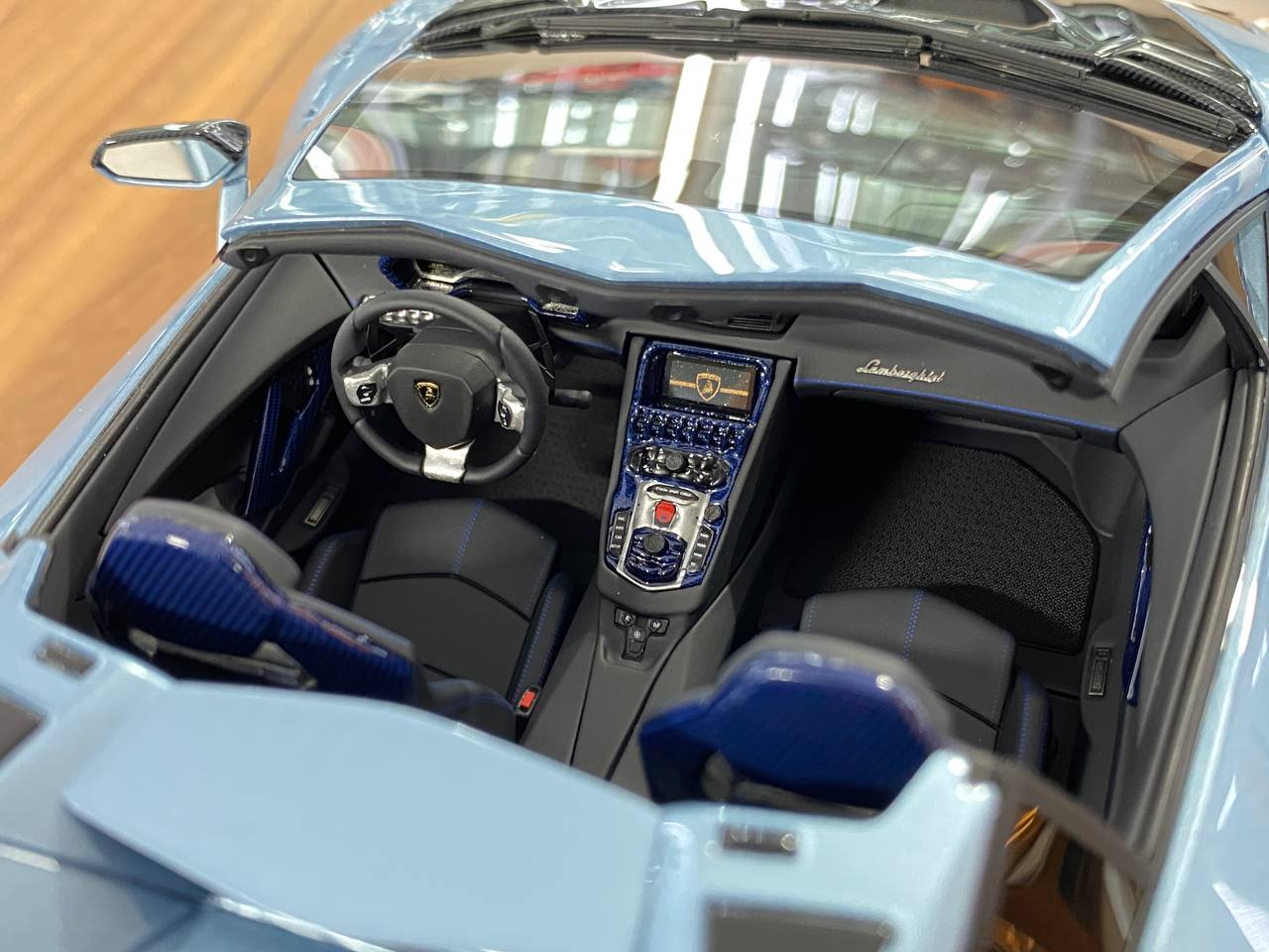 1/18 Resin model Davis & Giovanni Lamborghini AVENTADOR LP 720-4 2.0 Roadster LB Performance Azul Plateado, carbon bonnet Limited 8 pcs