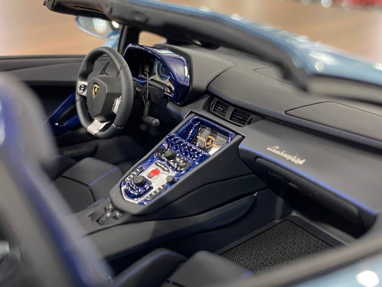 1/18 Resin model Davis & Giovanni Lamborghini AVENTADOR LP 720-4 2.0 Roadster LB Performance Azul Plateado, carbon bonnet Limited 8 pcs