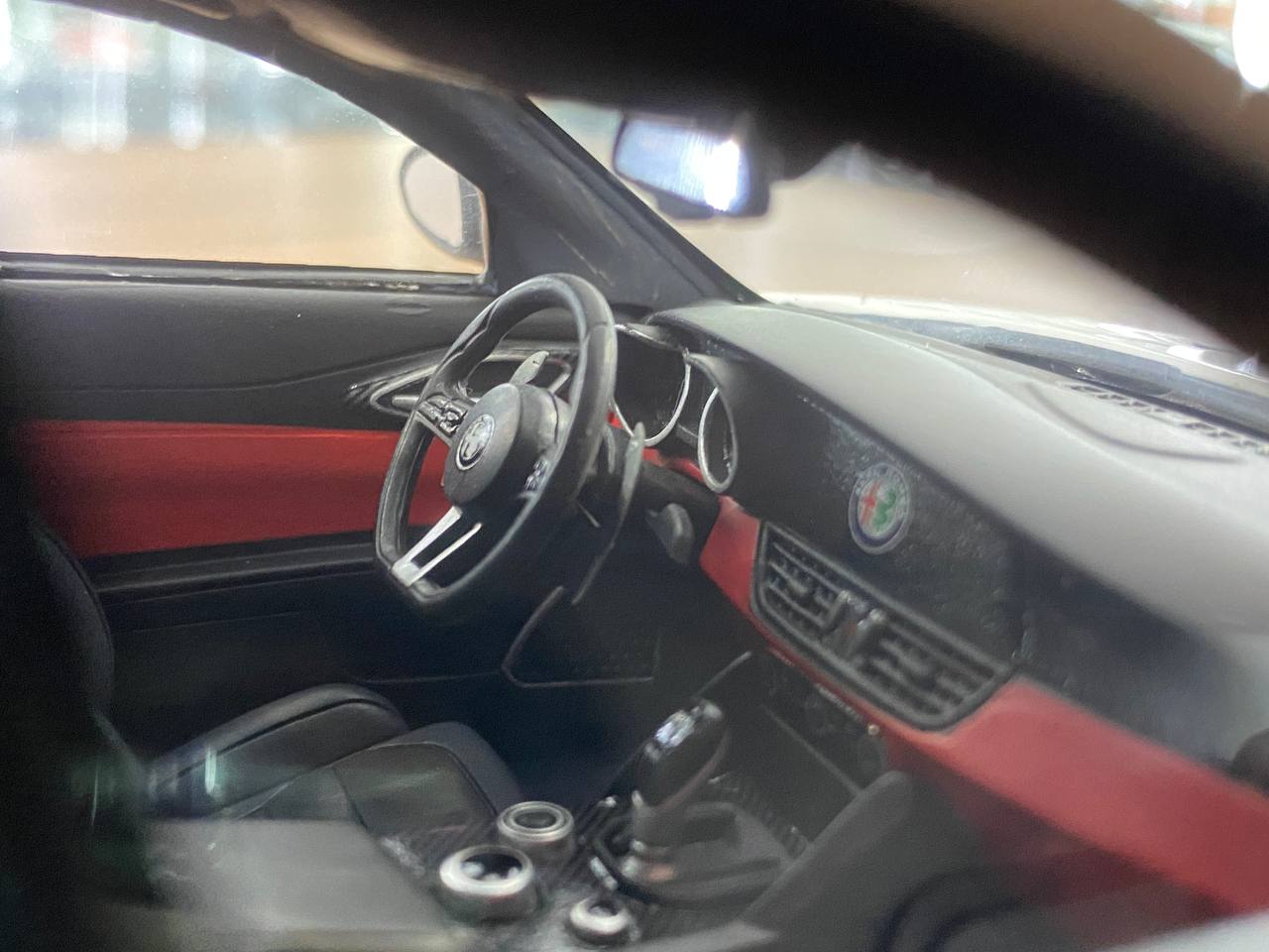 1/18 Resin Otto Mobile
Alfa Romeo Giulia Quadrifoglio
white
Limited 2500 pcs