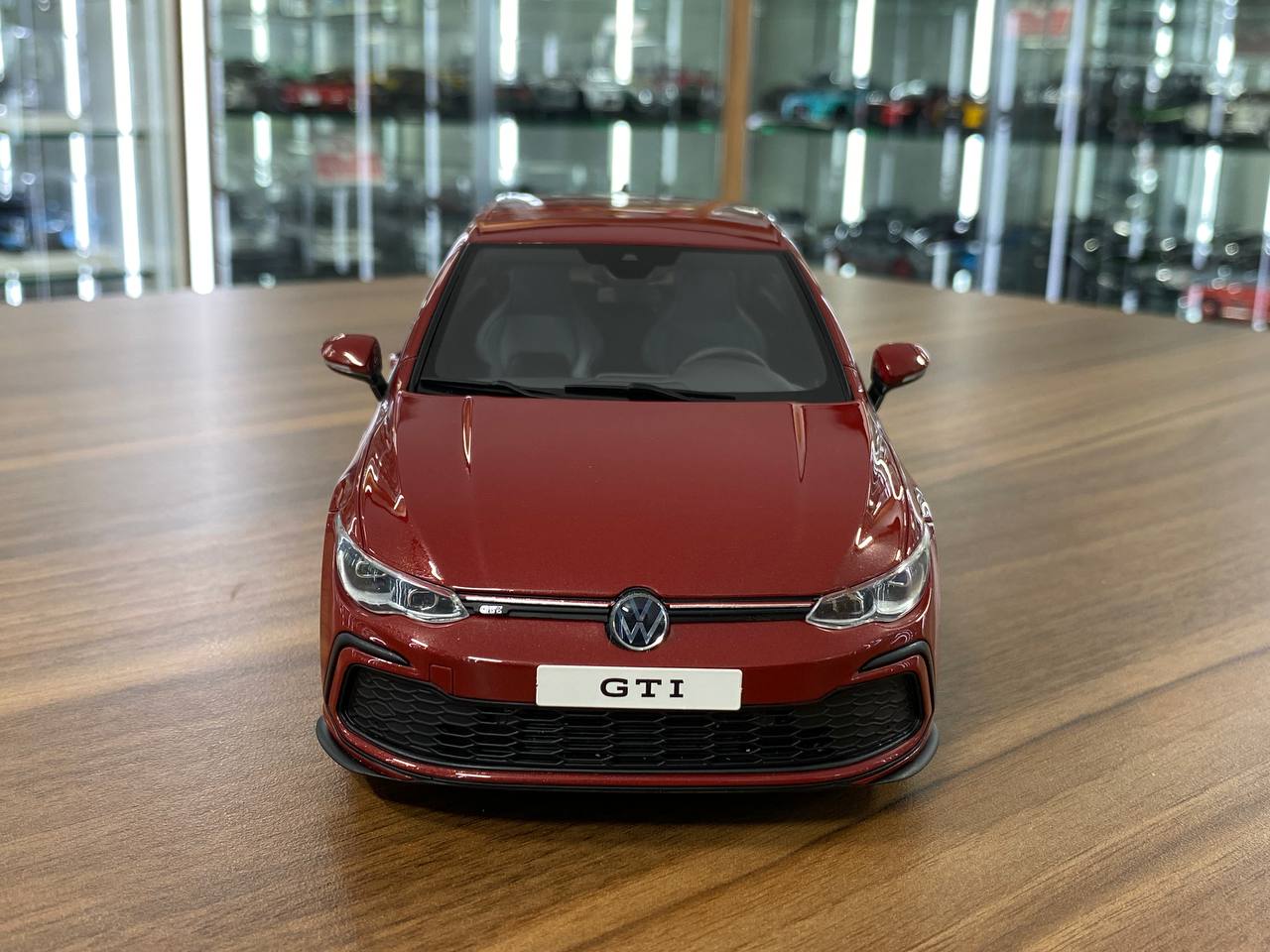 1/18 Resin Otto Mobile
Volks Wagen Golf GTI  MK8 2021
 Red Limited 3000