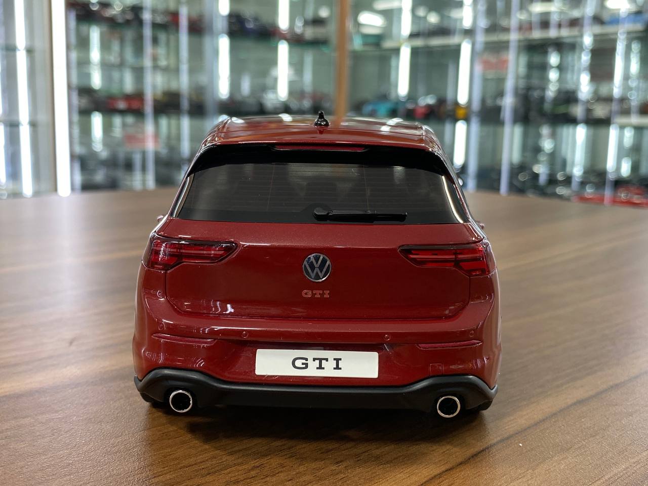 1/18 Resin Otto Mobile
Volks Wagen Golf GTI  MK8 2021
 Red Limited 3000