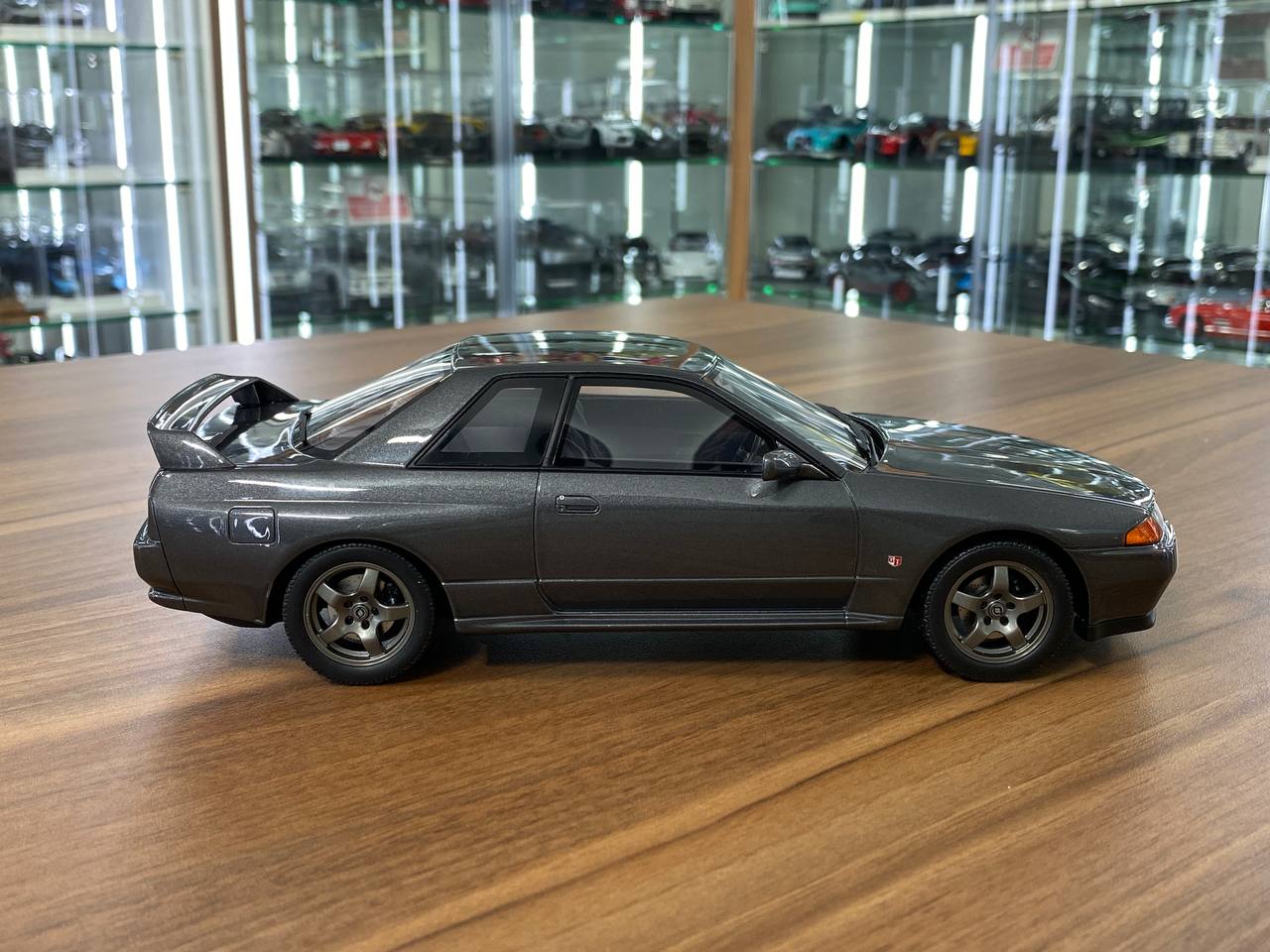 1/18 Resin Otto MobileNissan Skyline GT-R BRN32 1993 Gun Grey metallic Limited 3000 pcs