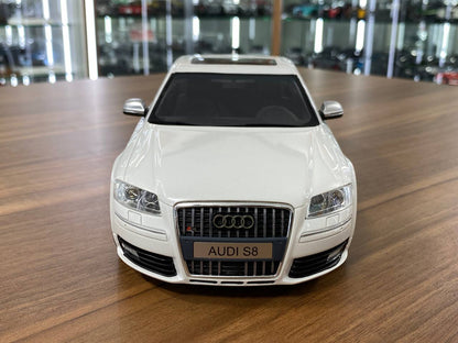 1/18 Resin Otto Mobile Audi S8 (D3) 2008 White Limited 999 pcs
