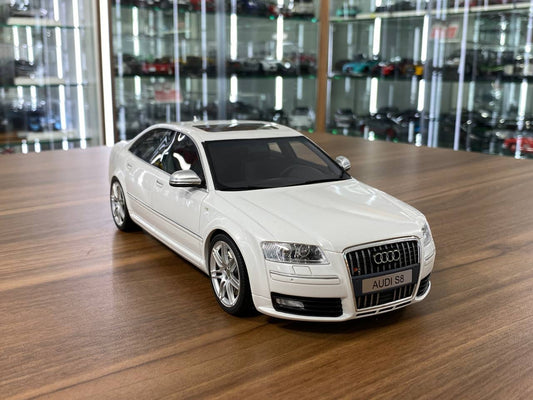 1/18 Resin Otto Mobile Audi S8 (D3) 2008 White Limited 999 pcs