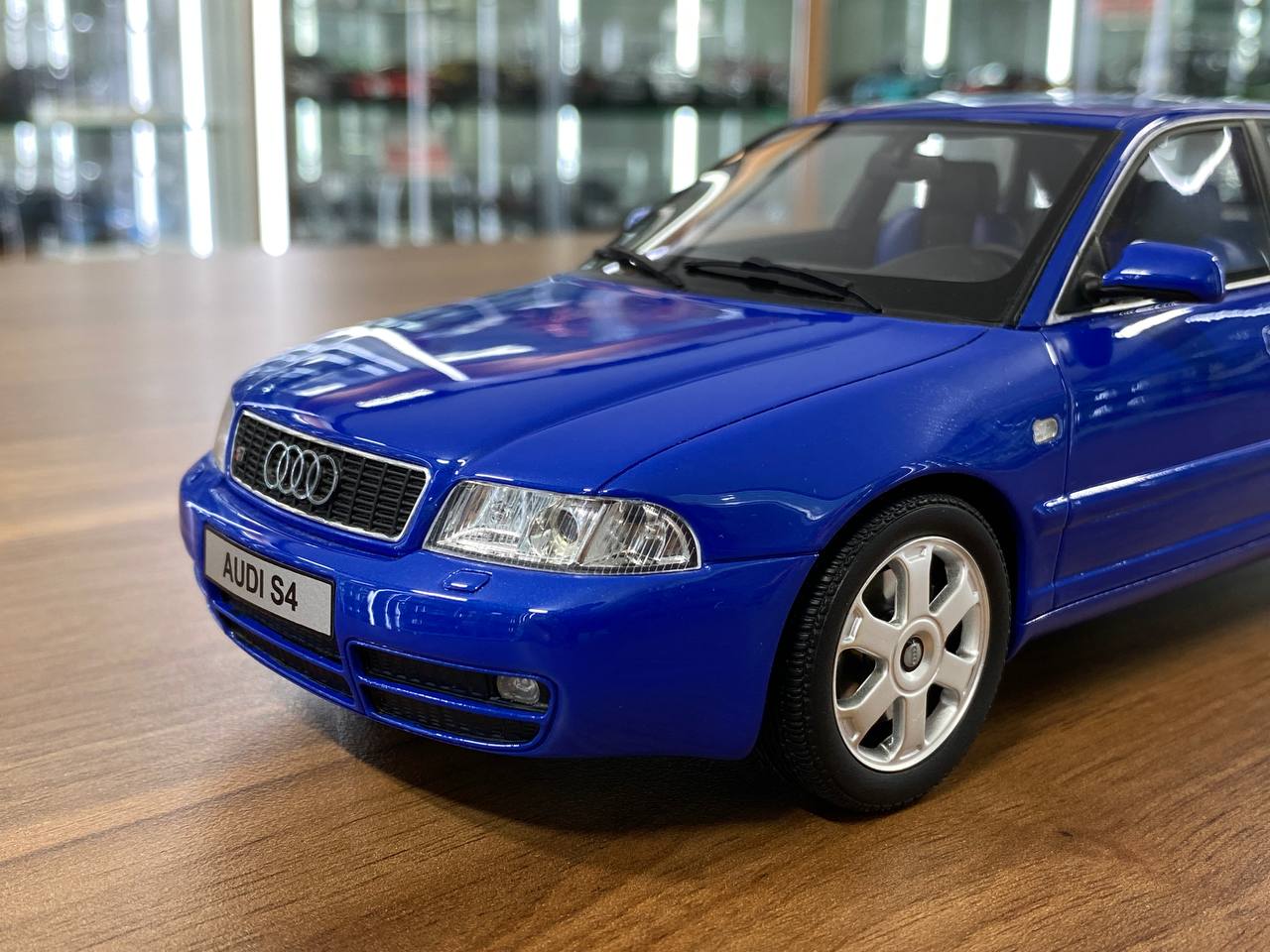 1/18 Resin Otto Mobile Audi S4 (B5) 2.7 Biturbo 1997 Blue Limited 3000 pcs