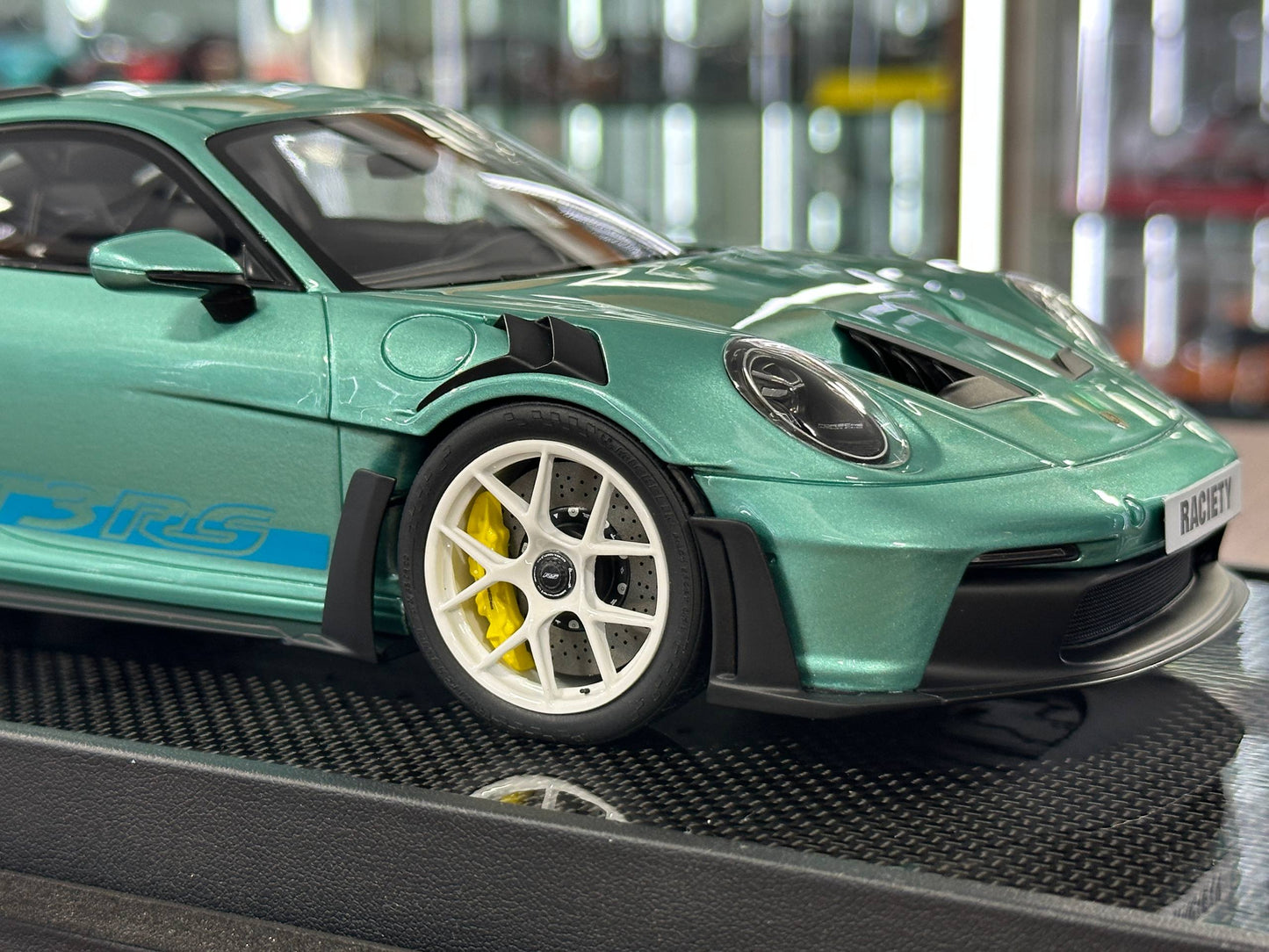 1/18 Resin Model  – Porsche 911 GT3 RS (992.1) in Tiffany – (Timothy & Pierre)