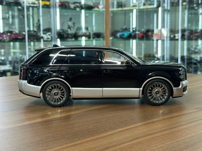 1/18 Diecast Model Toyota Century SUV 2023 in Black / Silver – (Almost Real)
