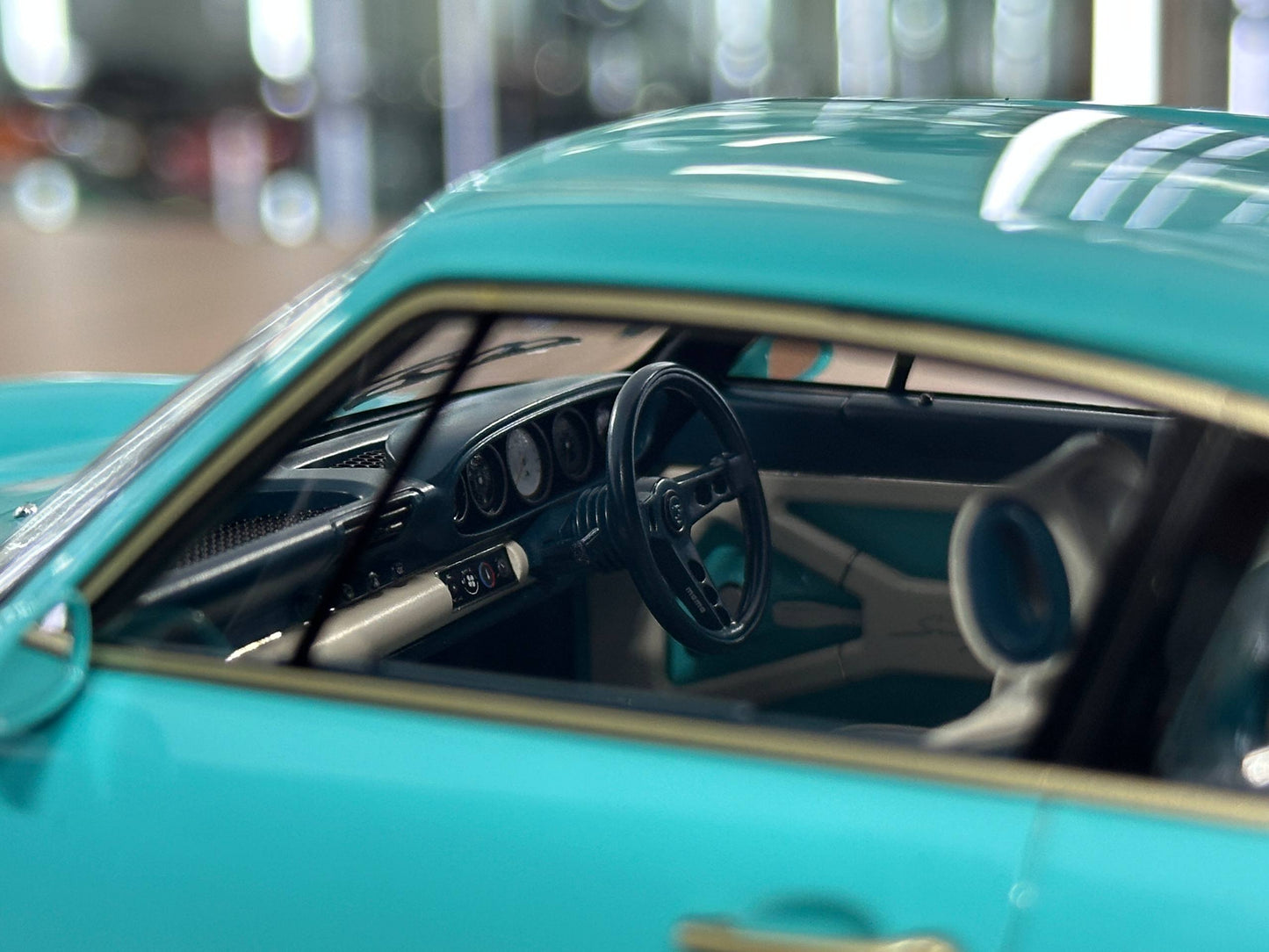 1/18 Resin Make Up Porsche Singer DLS 2022 – Mint Green - Limited to 100 pcs