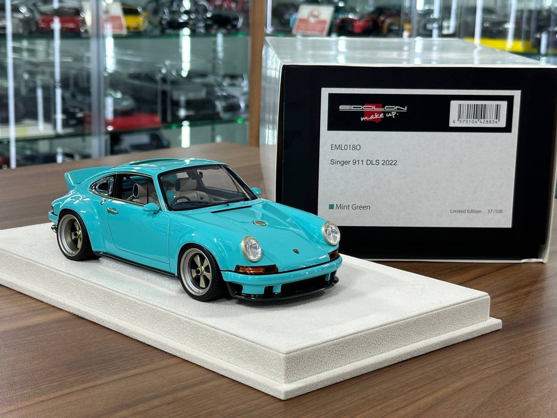 1/18 Resin Make Up Porsche Singer DLS 2022 – Mint Green - Limited to 100 pcs