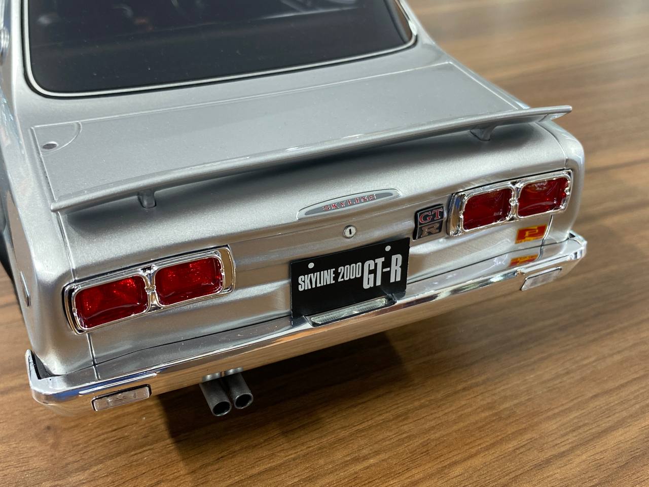 1/18 Resin Otto Mobile Nissan Skyline 2000 GT-R  in Silver Limited 2000 pcs
