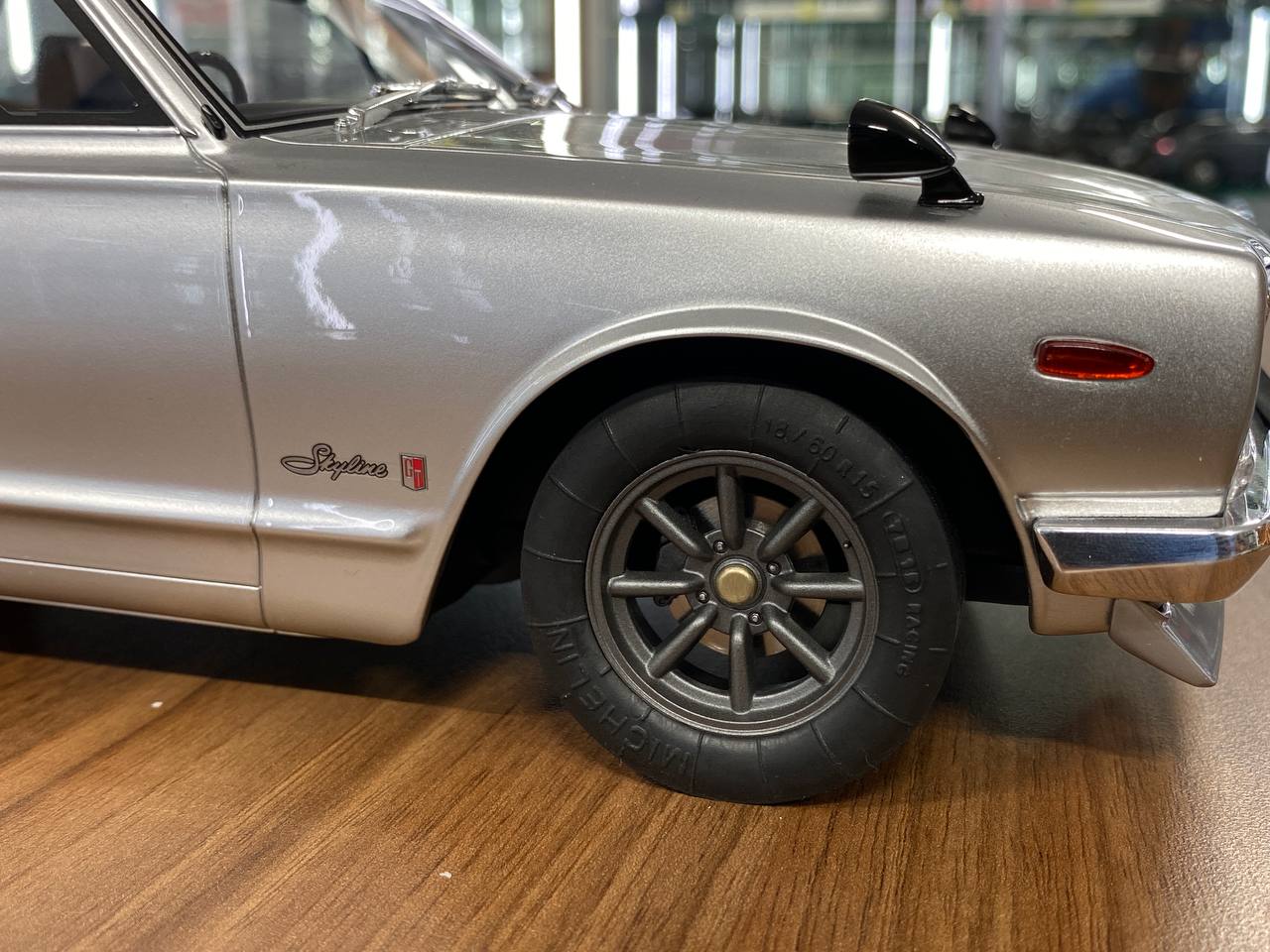 1/18 Resin Otto Mobile Nissan Skyline 2000 GT-R  in Silver Limited 2000 pcs
