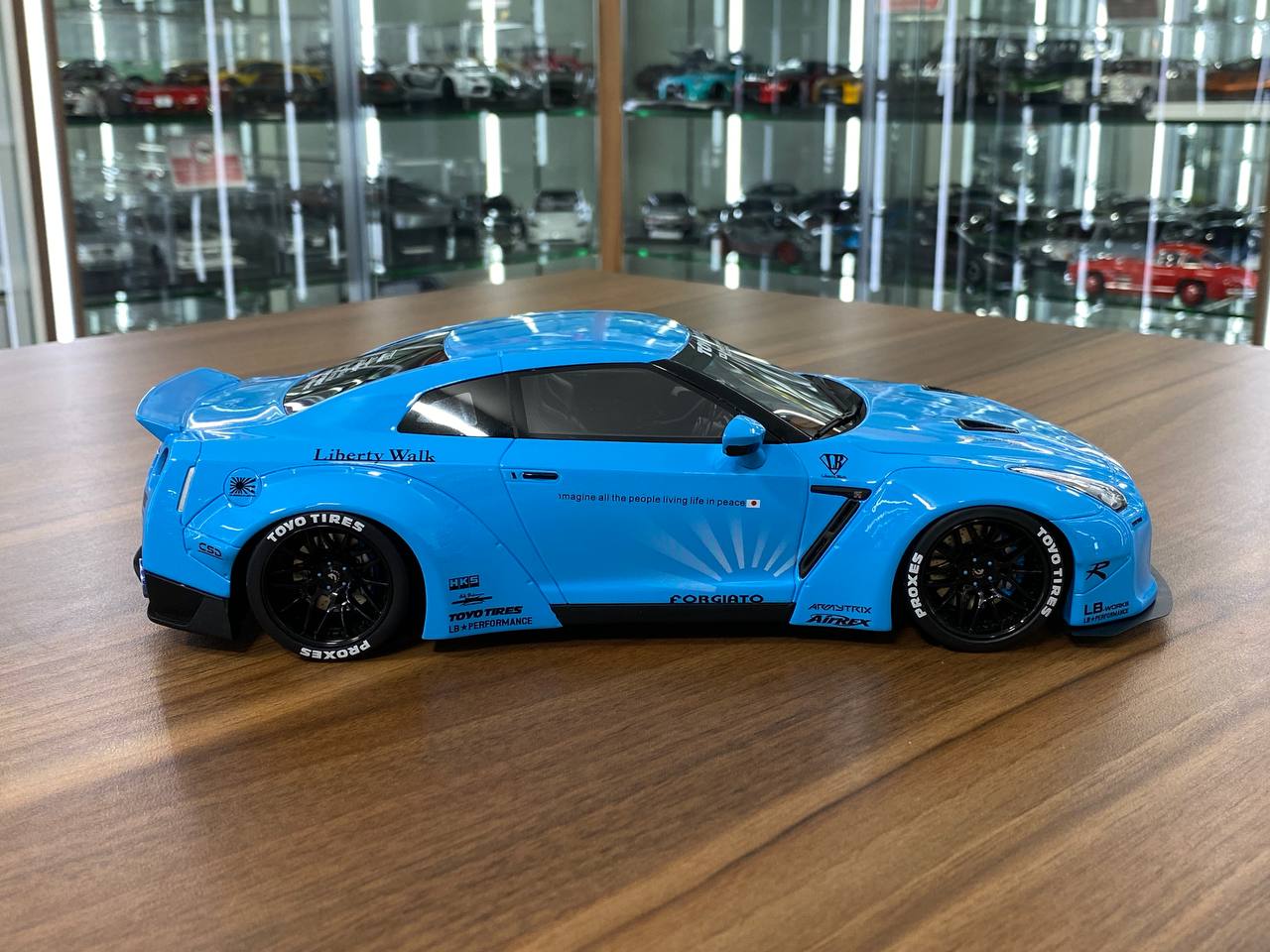 1/18 Resin GT Spirit Nissan GT-R R35 Library Walk body kit Baby blue Limited 504 pcs