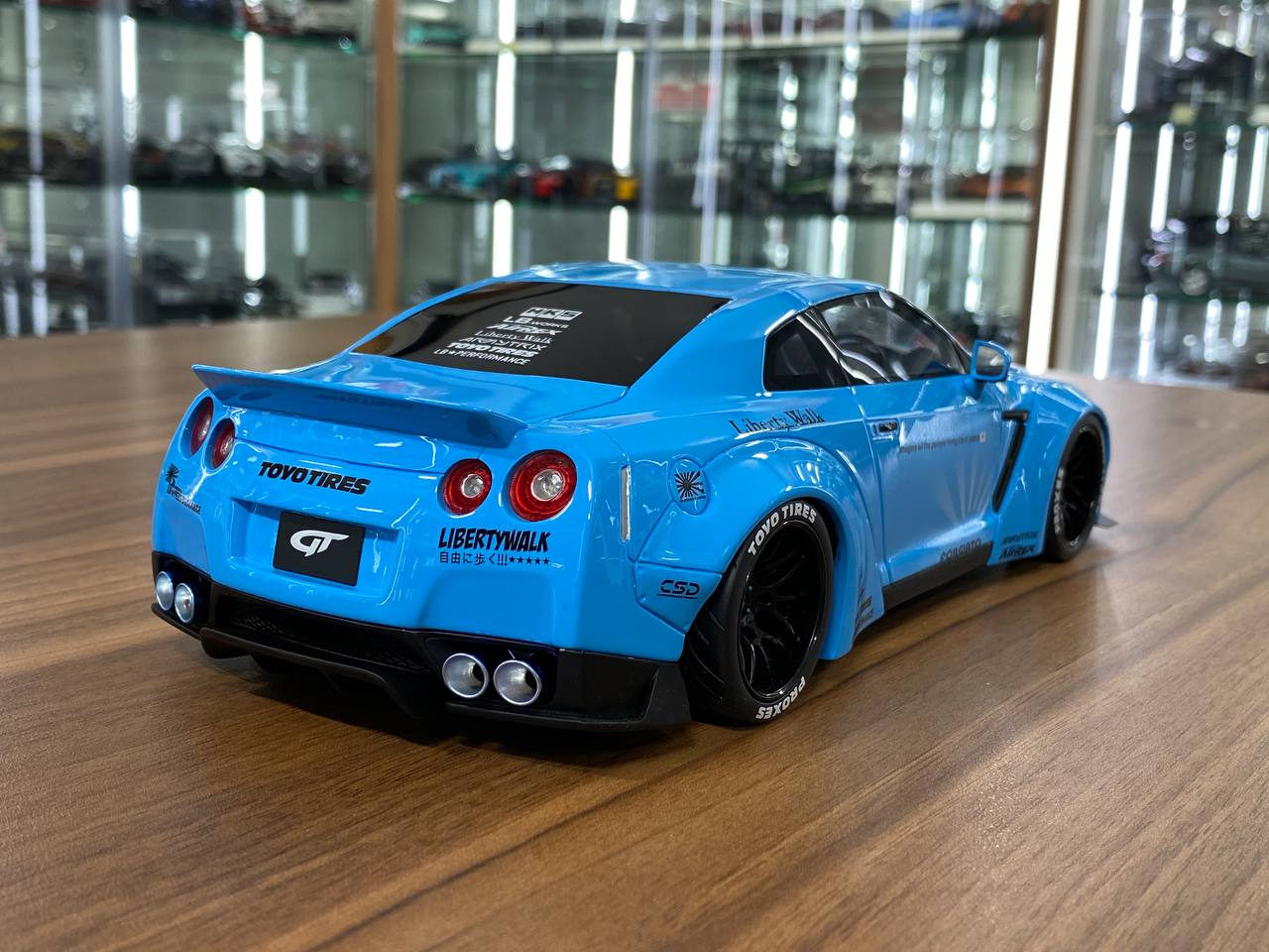 1/18 Resin GT Spirit Nissan GT-R R35 Library Walk body kit Baby blue Limited 504 pcs