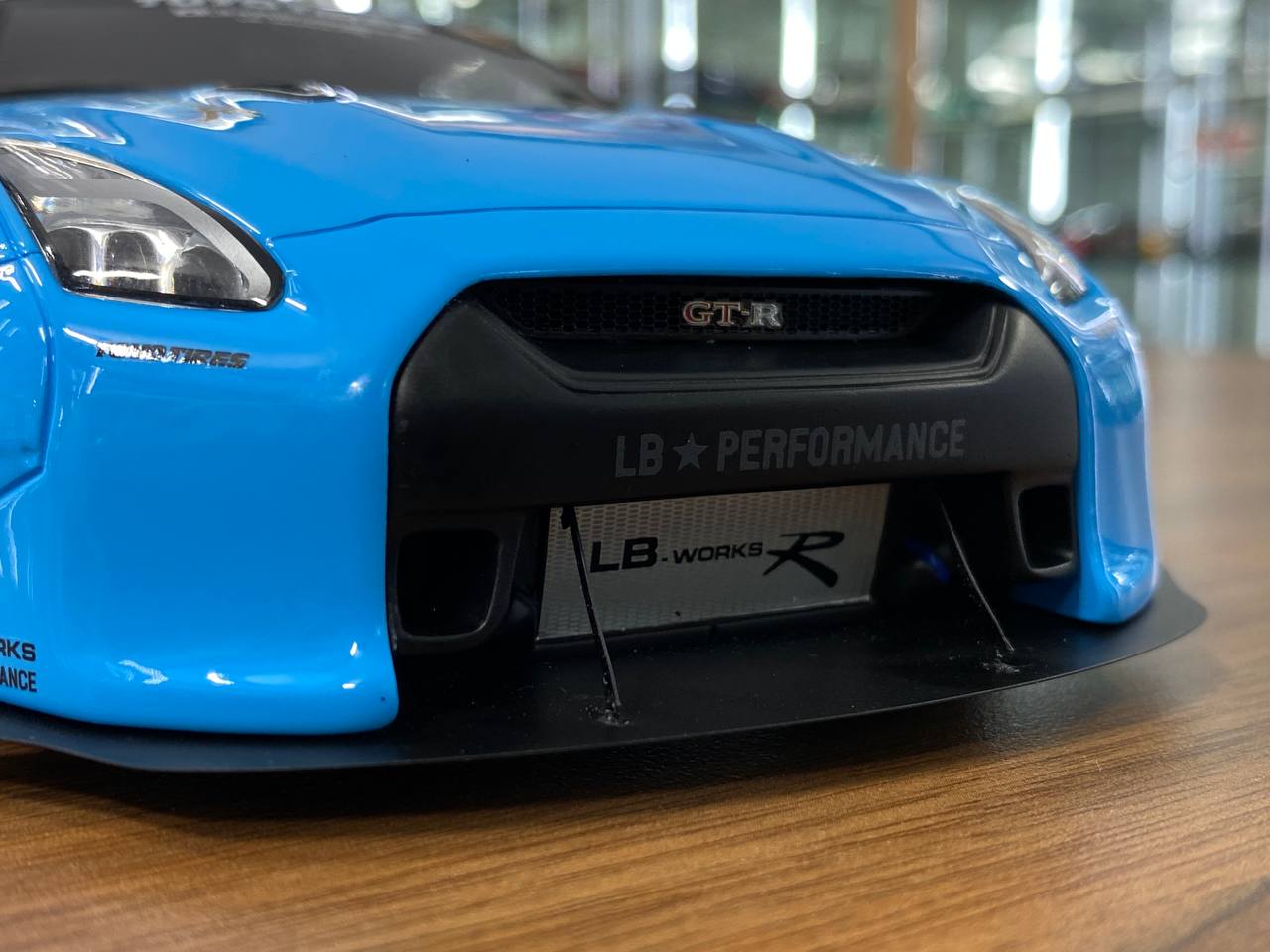 1/18 Resin GT Spirit Nissan GT-R R35 Library Walk body kit Baby blue Limited 504 pcs