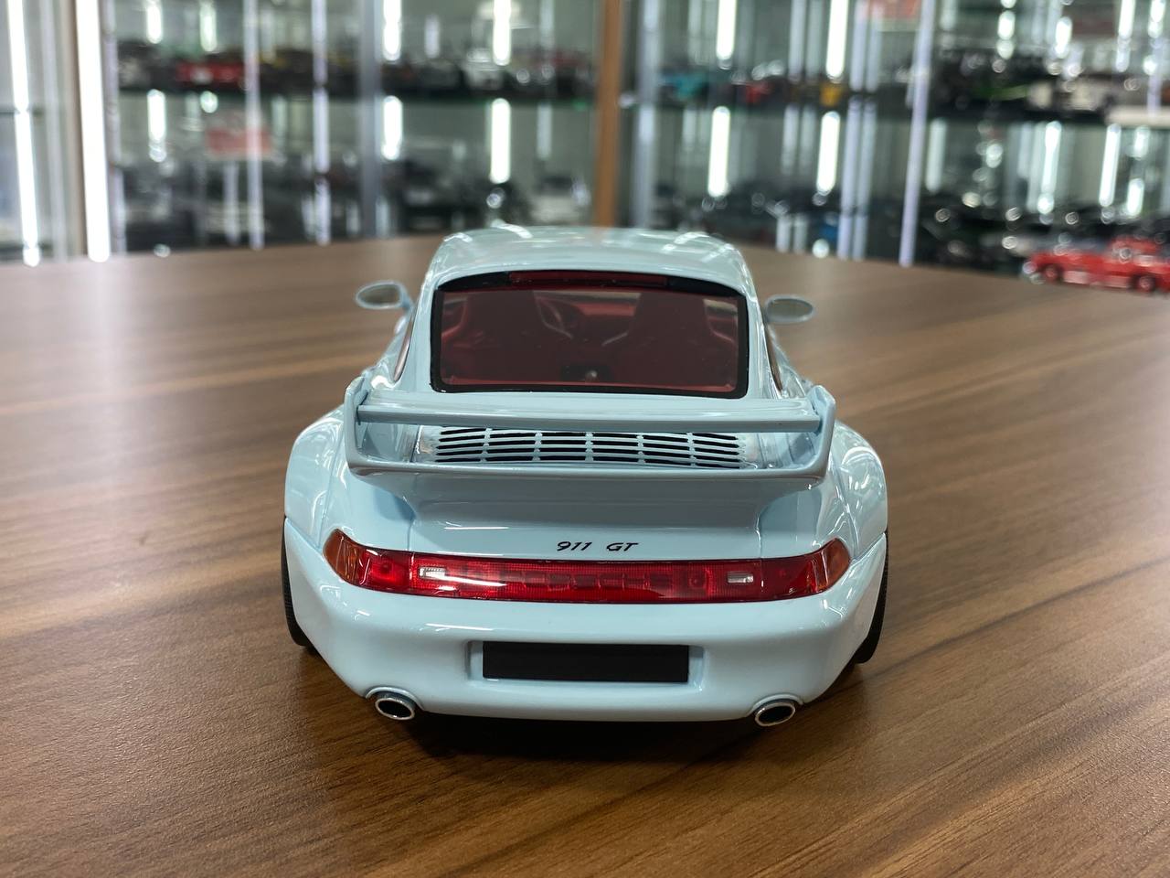 1/18 Resin GT Spirit Porsche 911 (993) GT 1996 light blue Limited 999 pcs