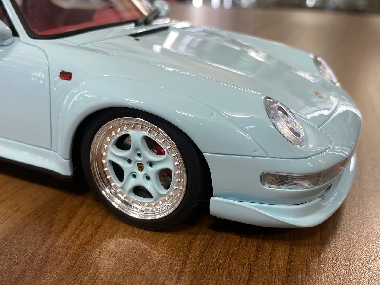 1/18 Resin GT Spirit Porsche 911 (993) GT 1996 light blue Limited 999 pcs