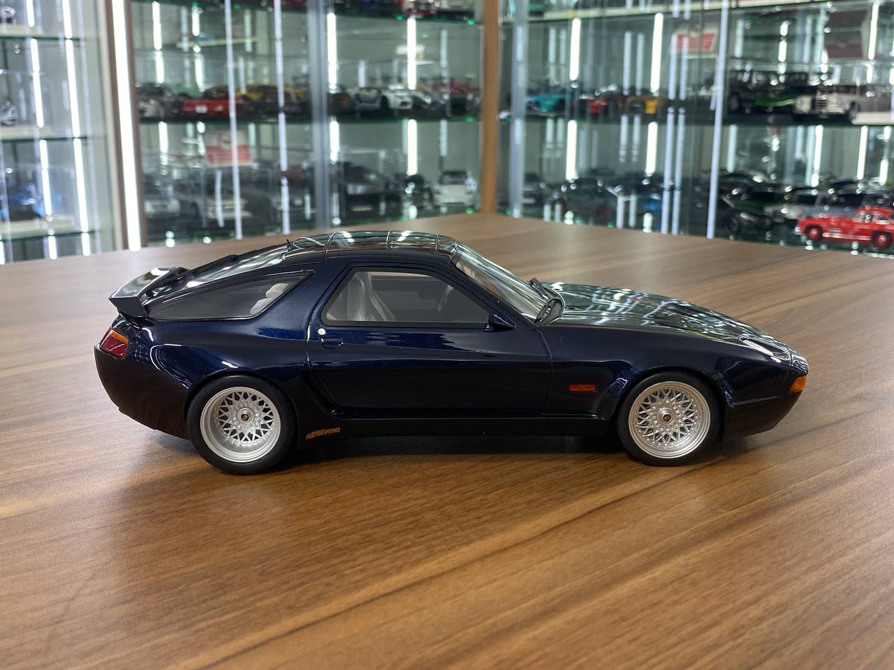 1/18 Resin GT Spirit 
PORSCHE KOENIE SPECIALS 928 S Coupe 1981
 Midnight blue 
Limited 999 pcs