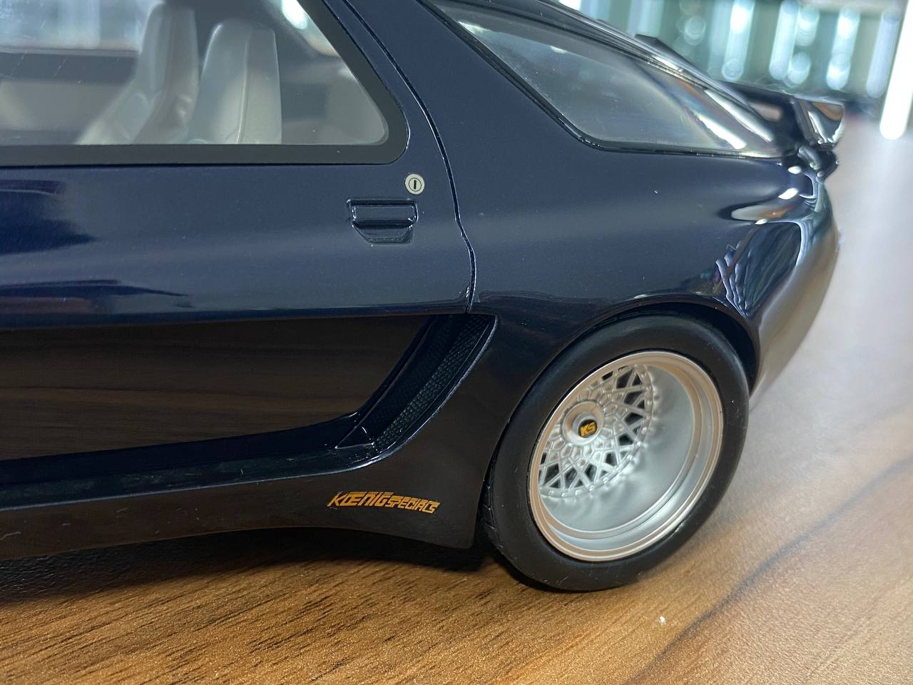 1/18 Resin GT Spirit 
PORSCHE KOENIE SPECIALS 928 S Coupe 1981
 Midnight blue 
Limited 999 pcs