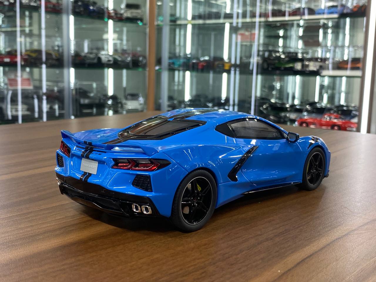 1/18 Resin GT Spirit 
Chevrolet Corvette C8 2020
 Blue / black stripes 
Limited 999 pcs