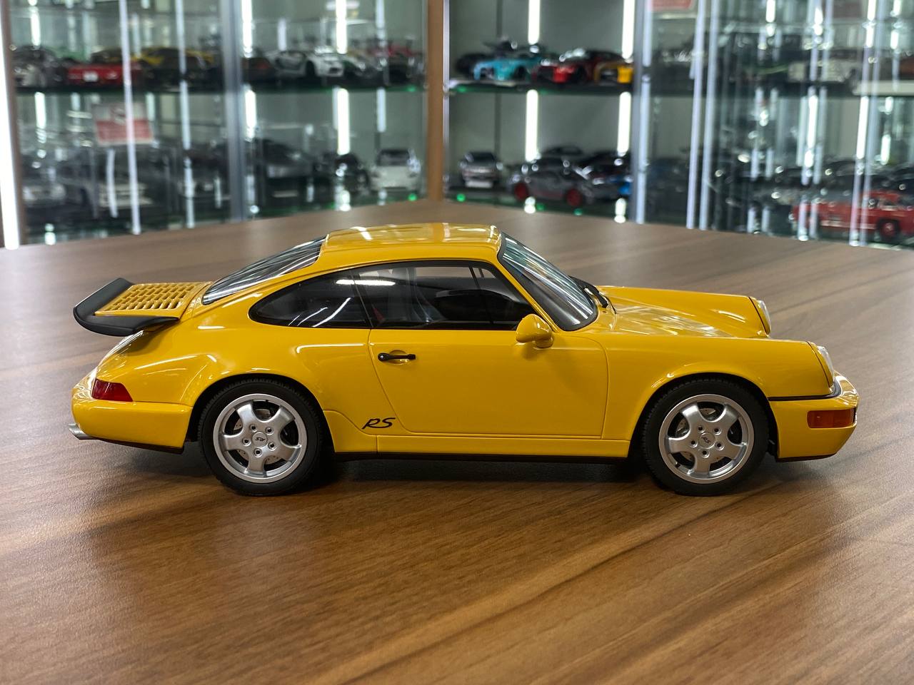 1/18 Resin GT Spirit PORSCHE 911 (964) Carrera RS America 1993 Yellow Limited 999 pcs