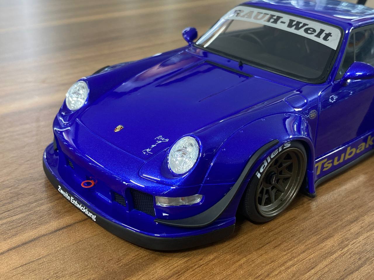 1/18 Resin GT Spirit PORSCHE 911 (993) RWB body kit Tsubaki 2019 Blue Limited 1400 pcs