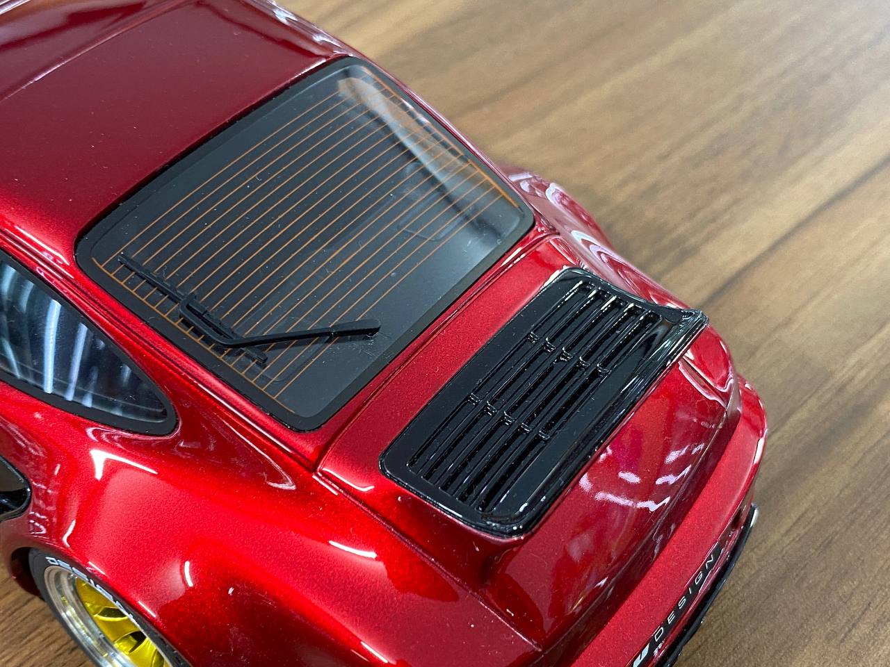 1/18 Resin GT Spirit 
PORSCHE 911 (964) PRIOR DESIGN CUSTOM WIDEBODY AERO- KIT
 Red metallic 
Limited 999 pcs