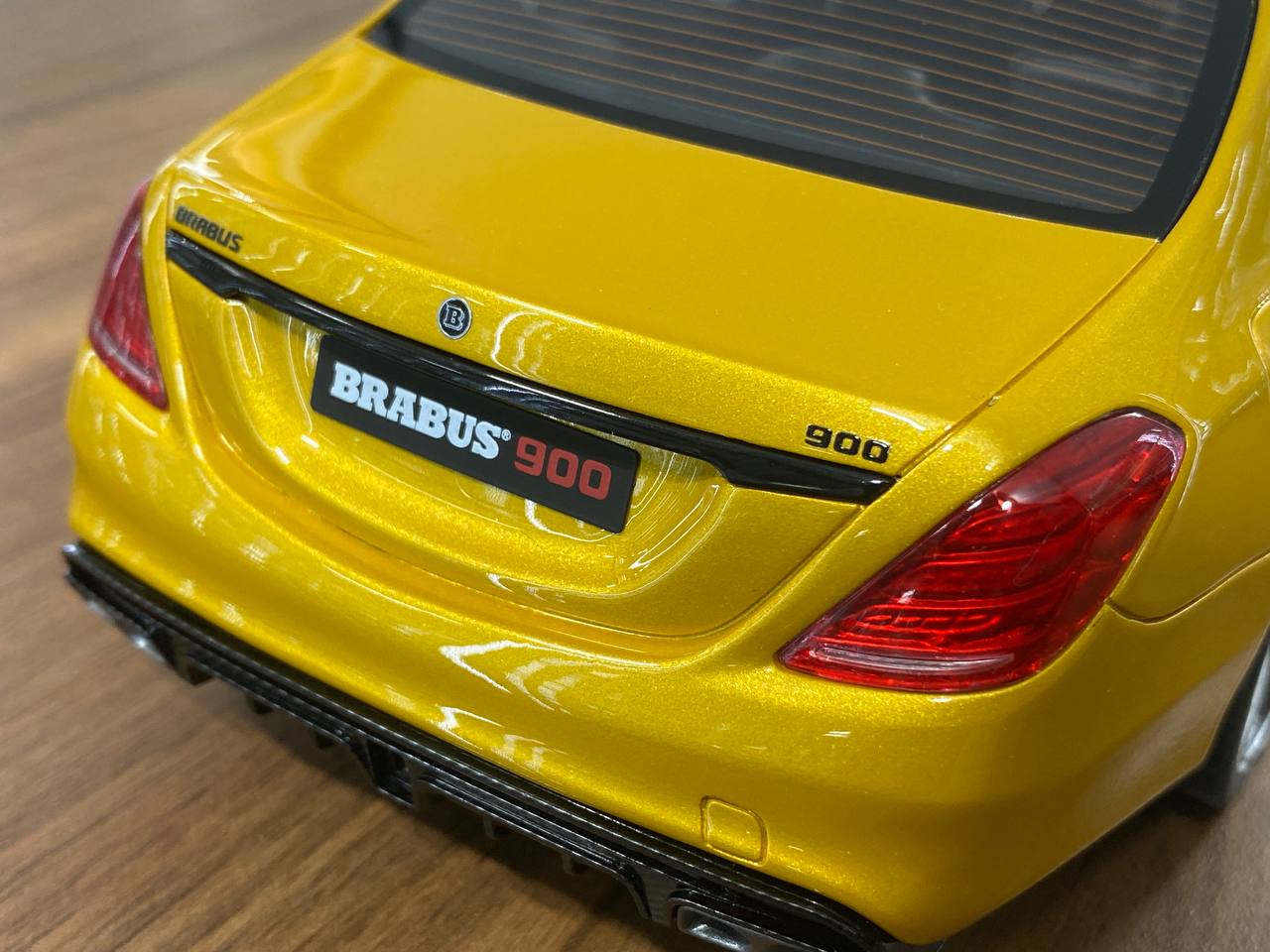 1/18 Resin GT Spirit Mercedes Benz S65 BRABUS Rocket 900 in Gold - Limited 504 pcs