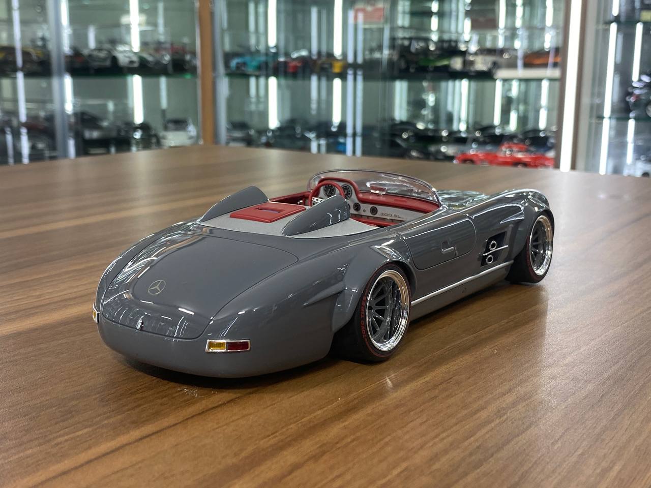 1/18 Resin GT Spirit Mercedes Benz - S-Klub Speedster by Slang500 and JONSIBAL (1964 SL 300) Grey Limited 1300 pcs