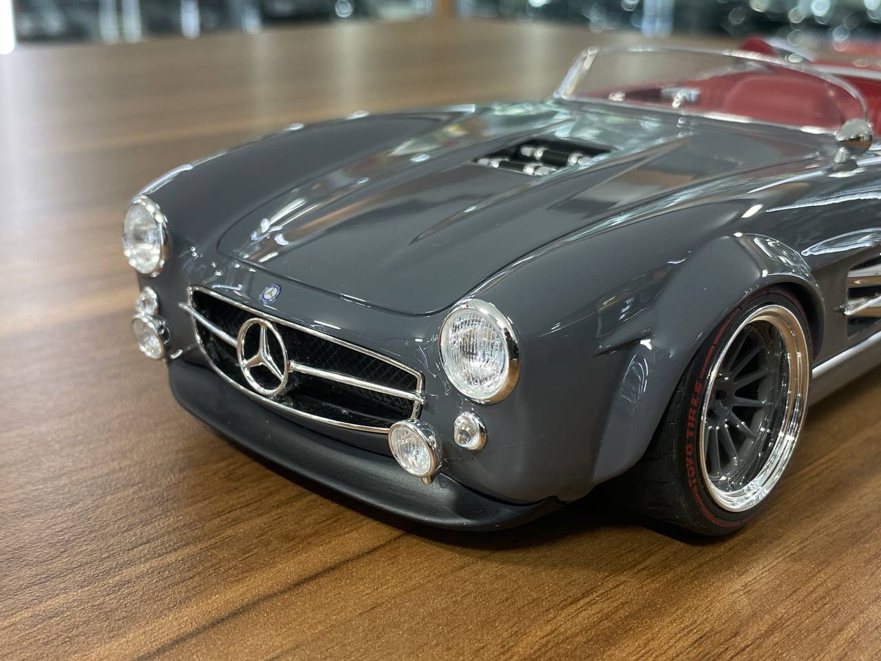 1/18 Resin GT Spirit Mercedes Benz - S-Klub Speedster by Slang500 and JONSIBAL (1964 SL 300) Grey Limited 1300 pcs