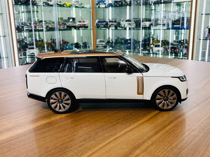 1/18 Diecast LCD Land Rover Range Rover 2022 - White with gold roof