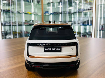 1/18 Diecast LCD Land Rover Range Rover 2022 - White with gold roof