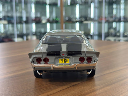 1/18 Diecast Maisto Chevrolet Camaro 1971 Grey / black stripes